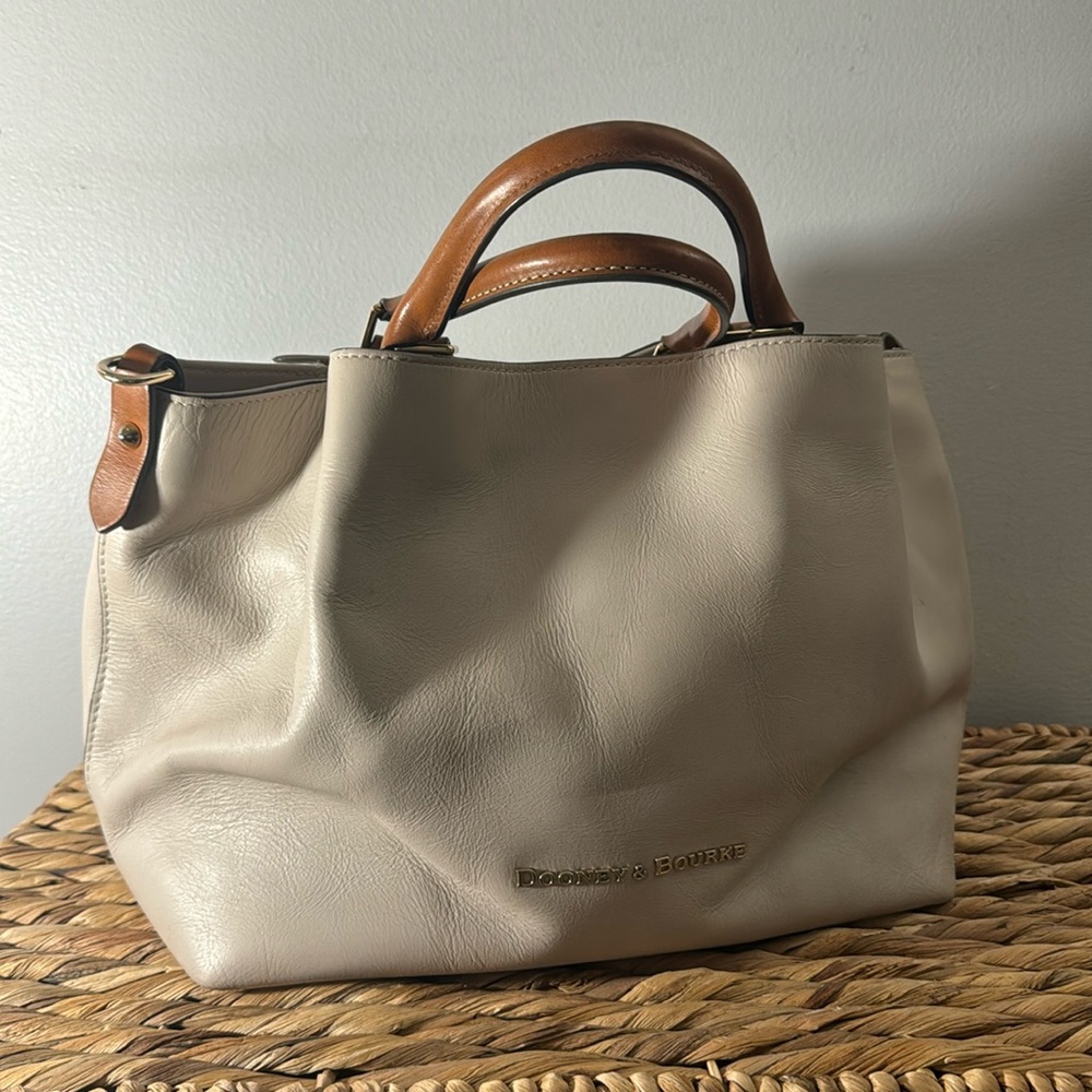 Dooney & Bourke Large Barlow Handbag
